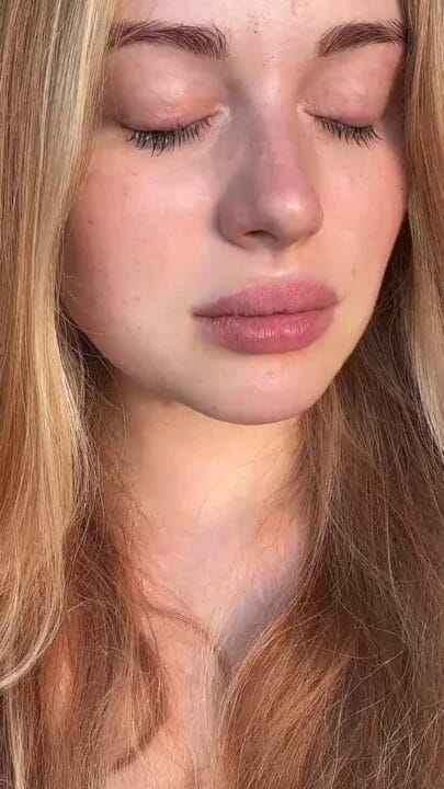 koleksi video viral Streaming Link tante kerudung putih mendesah kesakitan - GindirViral